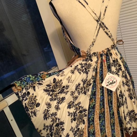 SOLD- NWT selfie Leslie dress - Picture 4 of 8